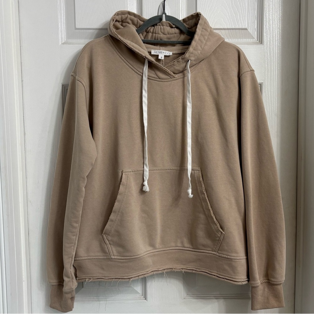 AEMI + Co Clara Hoodie Women’s Pullover Sweatshirt Tan Small Frayed Hem